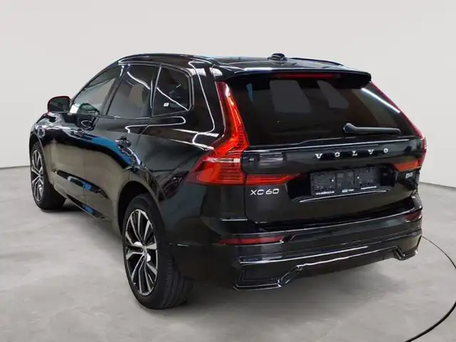Volvo XC60 view 5