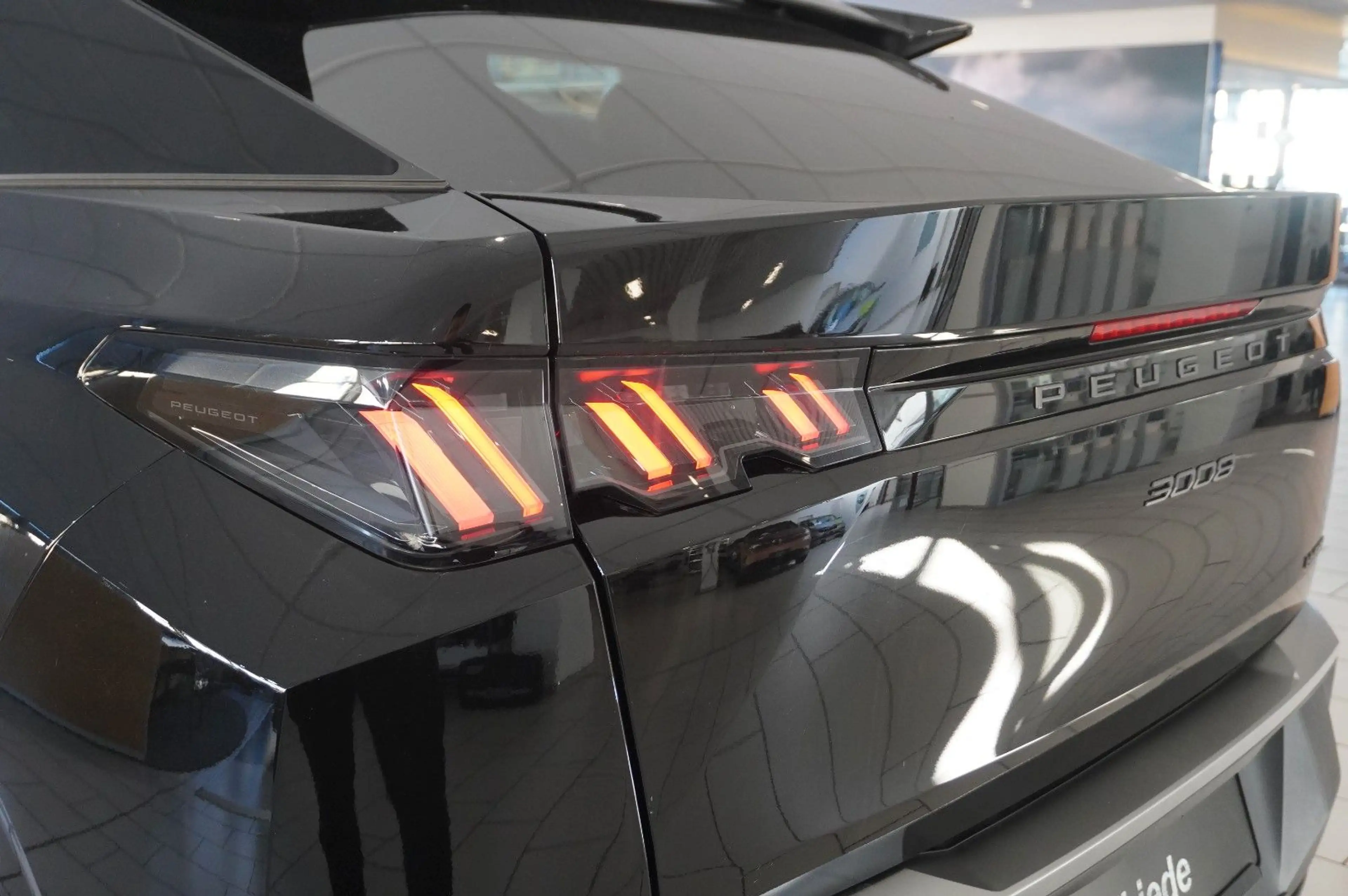 Peugeot 3008 Hybrid 145 ALLURE E-DSC NAVI/LED/KAMERA — photo 10