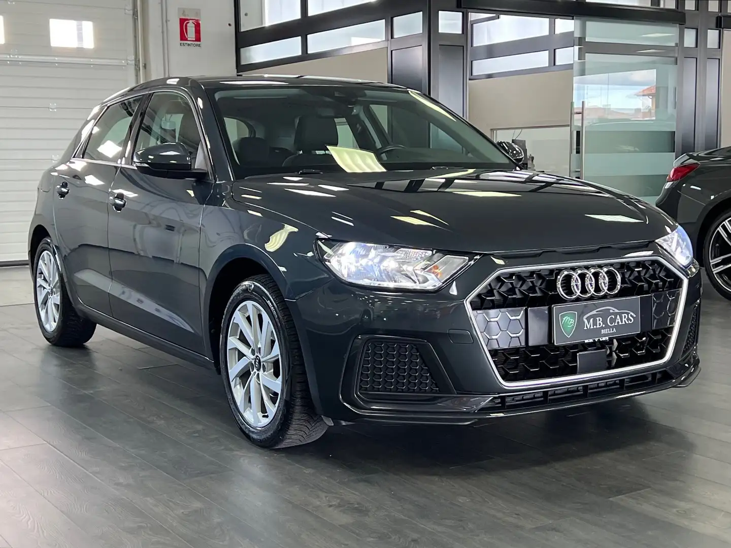 Audi A1 Sportback 25 1.0 tfsi Grijs - 1