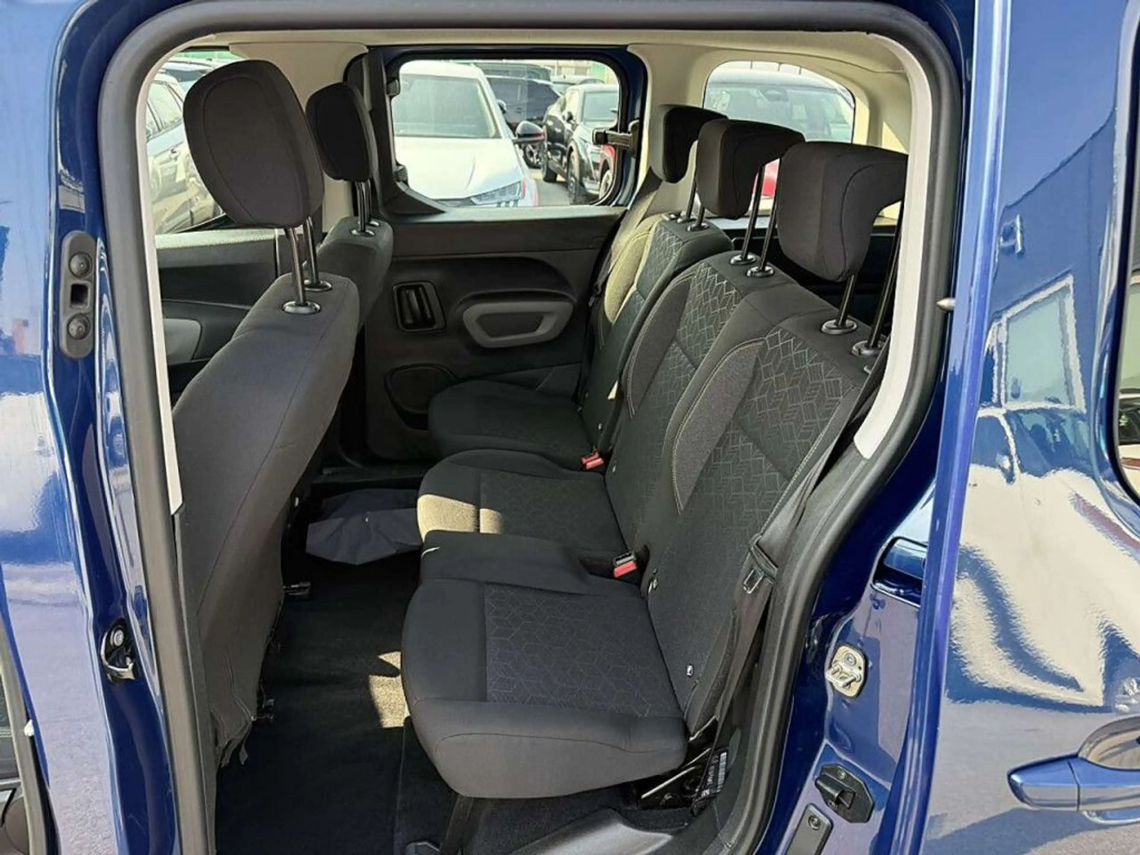 Peugeot Rifter 1,5 BlueHDI 100 S&S Active — photo 15