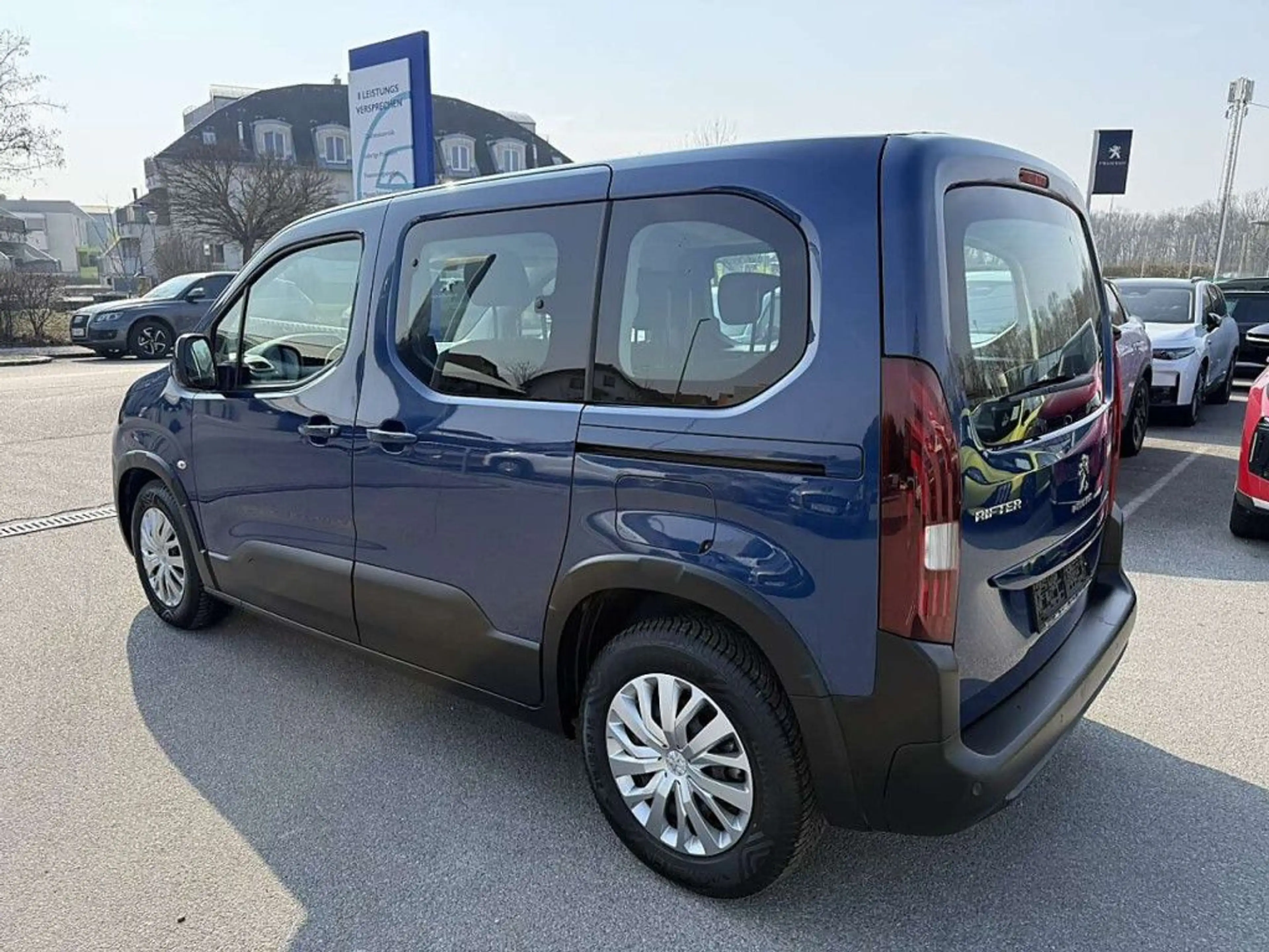 Peugeot Rifter 1,5 BlueHDI 100 S&S Active — photo 4