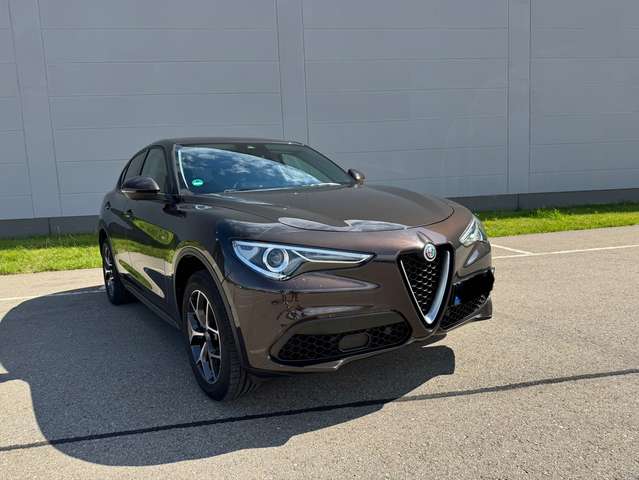 Imagine Alfa Romeo Stelvio 2.0 Turbo AT8 Q4 AWD 280 PS Vollausstattung