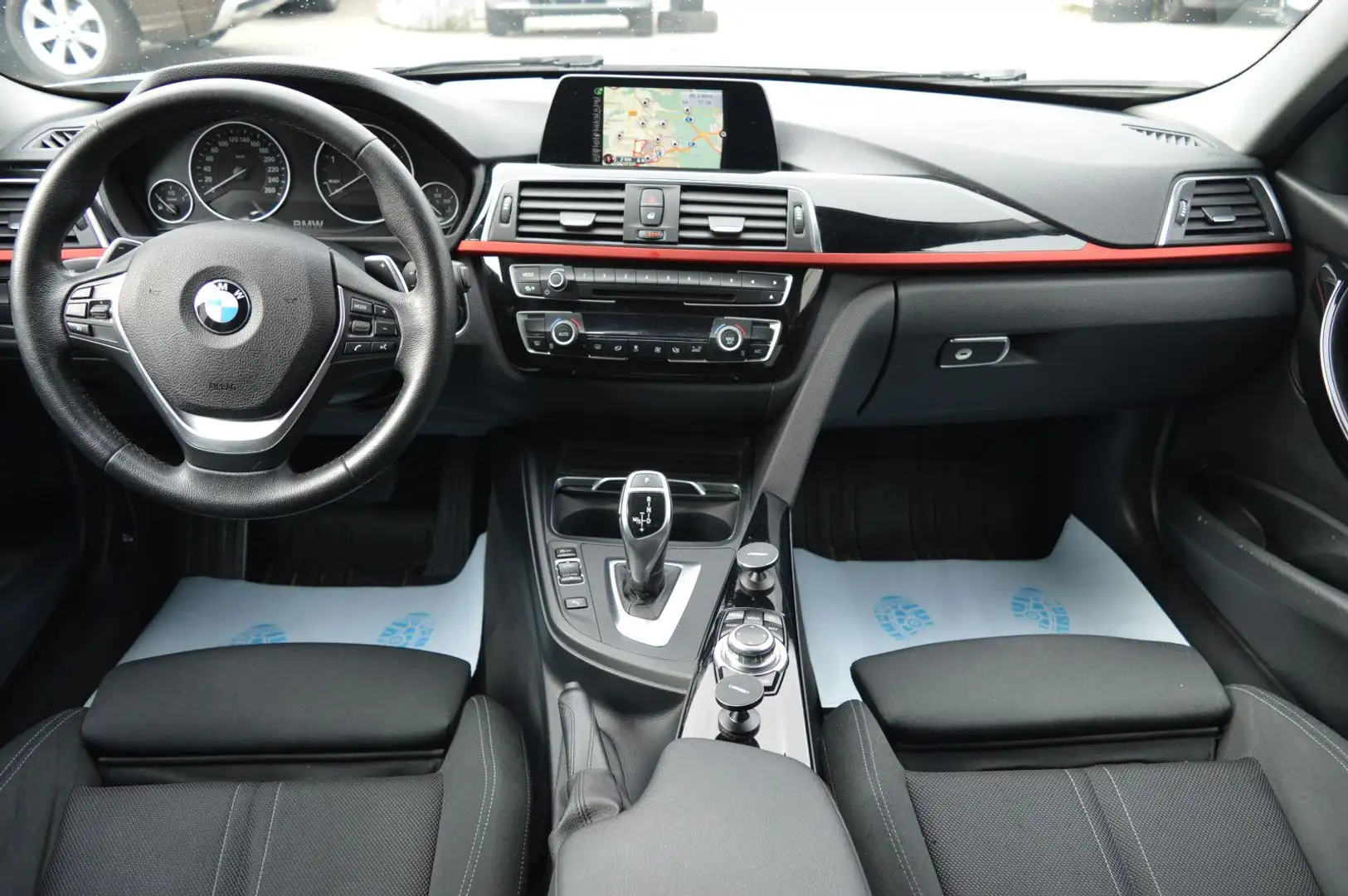 BMW 335 d Lim. xDrive Sport Line*Kamera*Navi*LED*HUD* Gümüş rengi - 2
