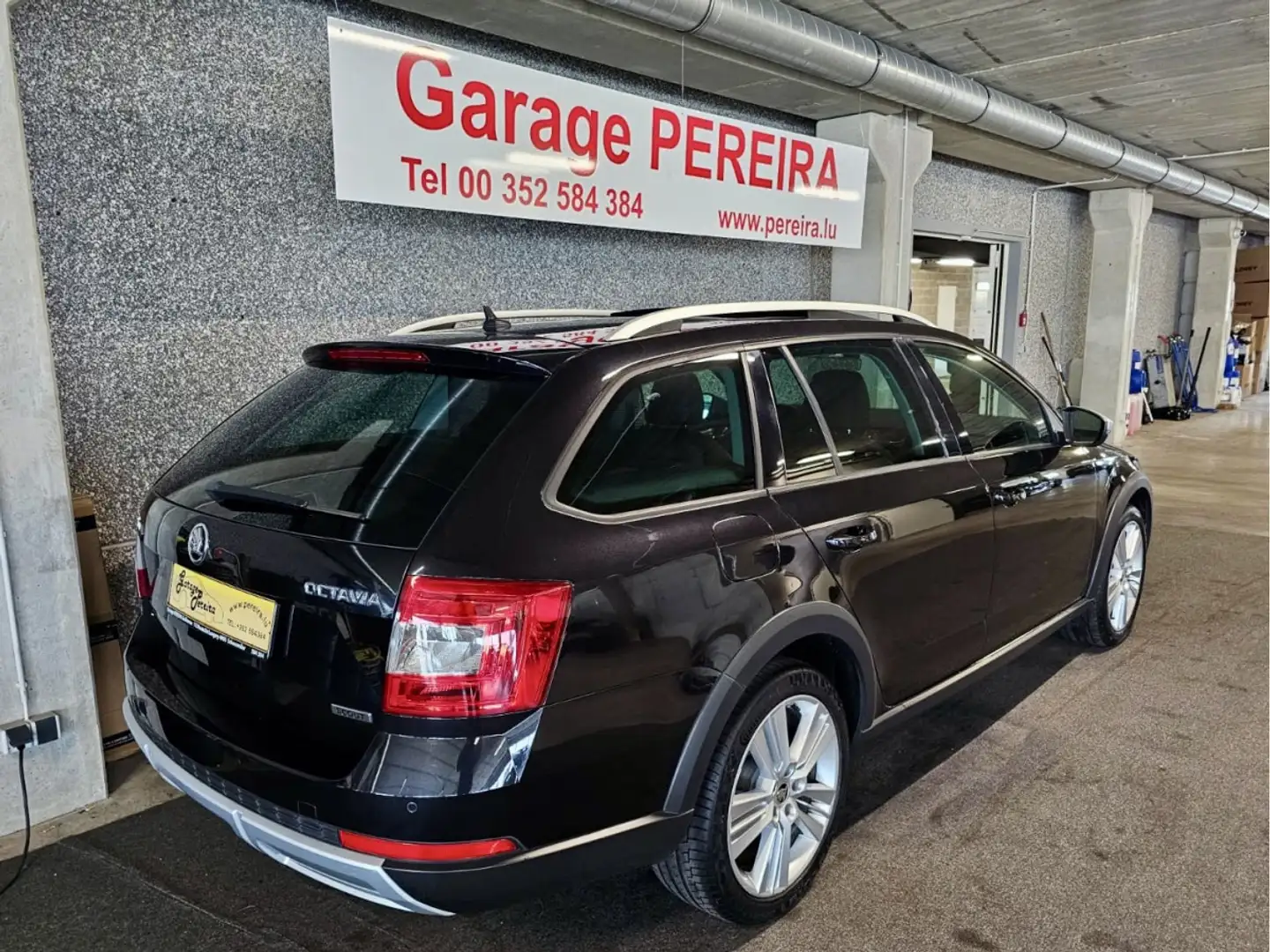 Skoda Octavia 2.0 TDI 184 DSG 4X4 SCOUT PANO CUIR NAVI Noir - 2