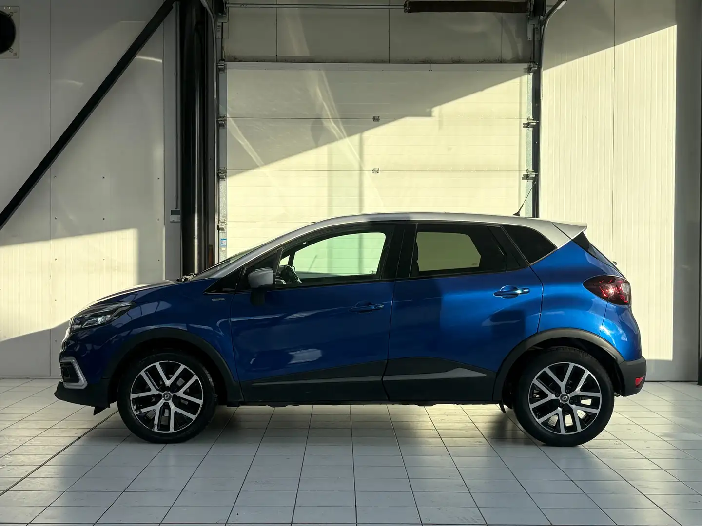 Renault Captur Captur 1.33 TCe *XENON*CUIR*PANO*CAMERA*JANTES* Bleu - 2