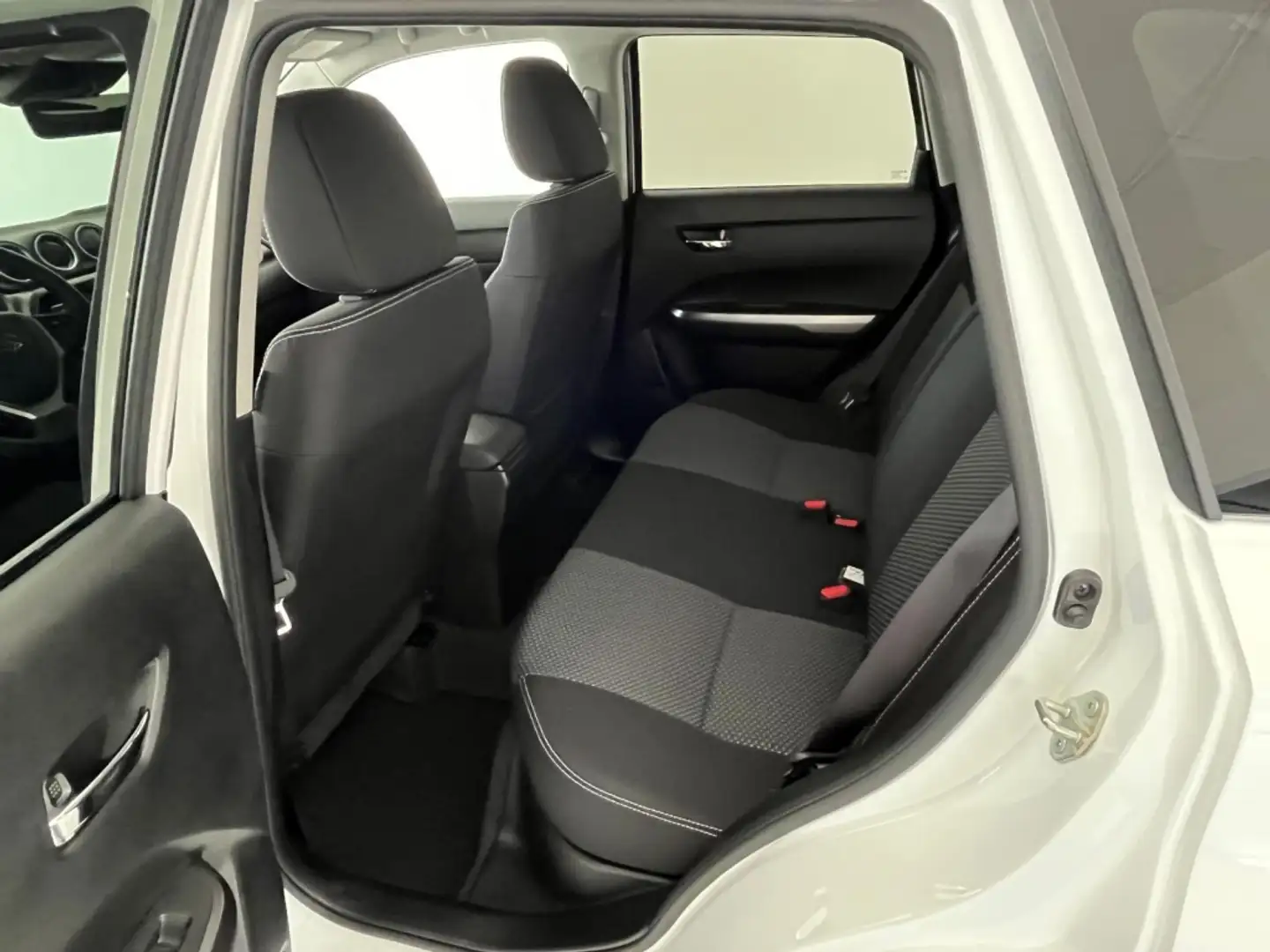 Suzuki Vitara 1.5L Strong Hybrid S2 6AGS Weiß - 2