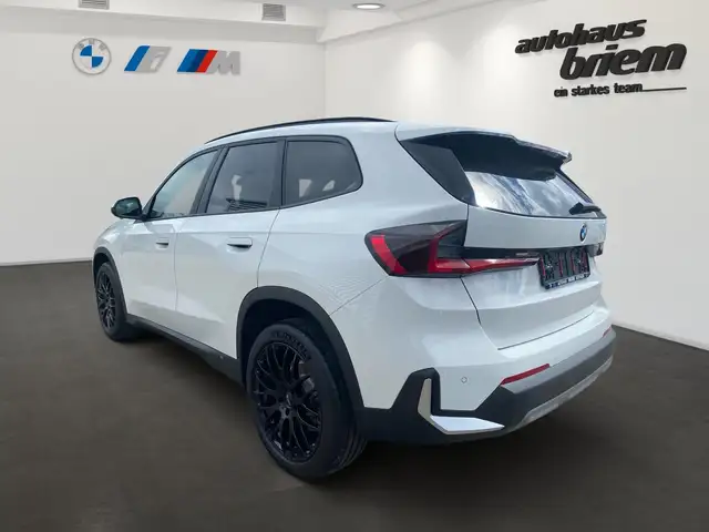 BMW X1 view 4