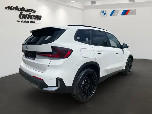 BMW X1 view 3
