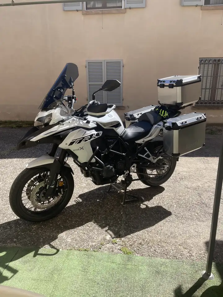 Benelli TRK 502