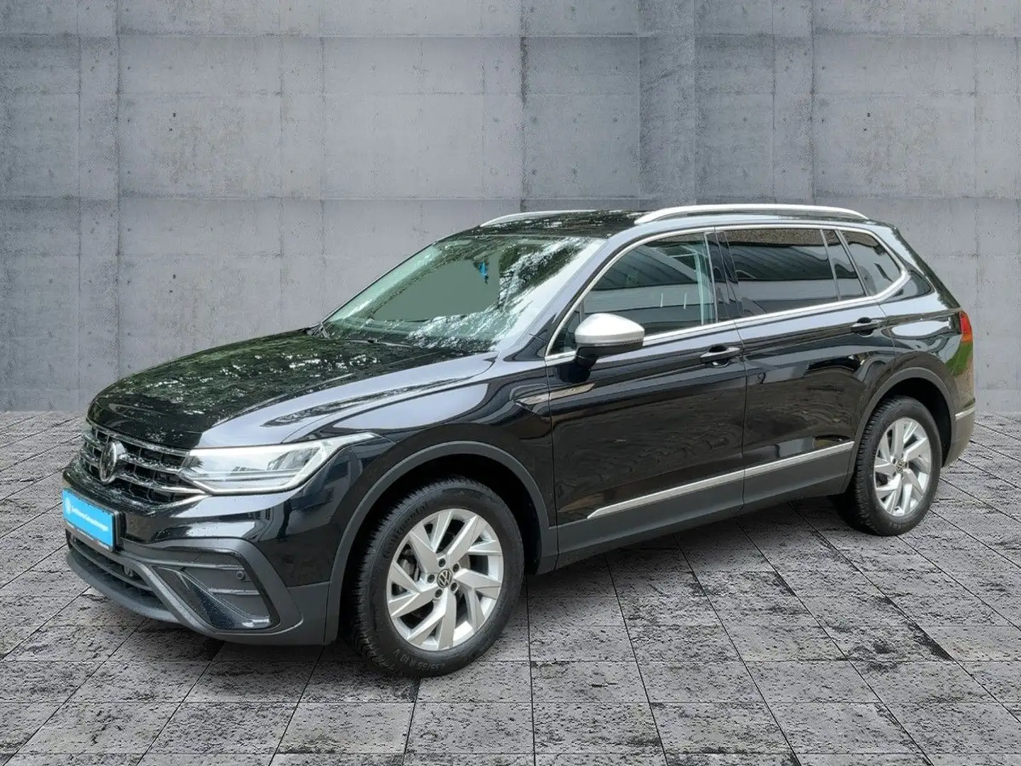 Volkswagen Tiguan Allspace 2.0 TDI DSG LIFE LED+NAVI+AHK+7S Zwart - 2