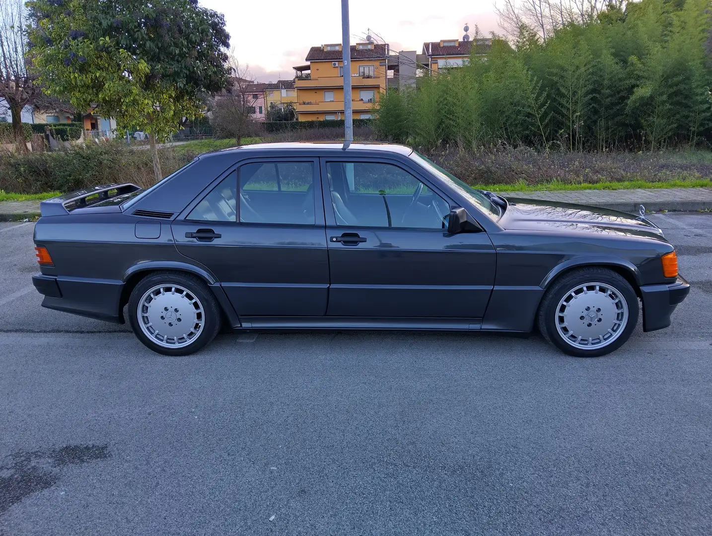 Mercedes-Benz 190 190 2.5 16 E 204cv Nero - 2