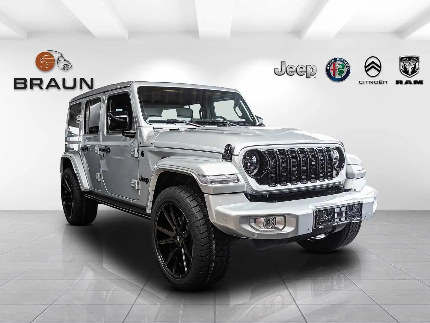 Jeep Wrangler MY24 Sahara 2.0 Sky-One Silverstar Argintiu - 2