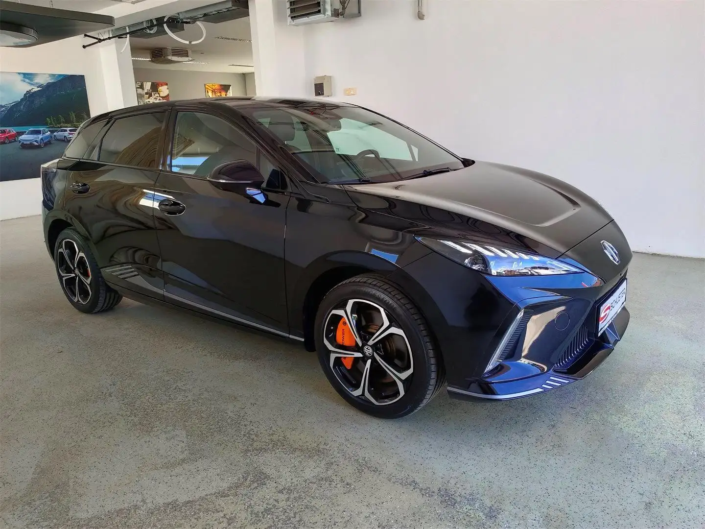 MG MG4 XPOWER 64kWh Schwarz - 1