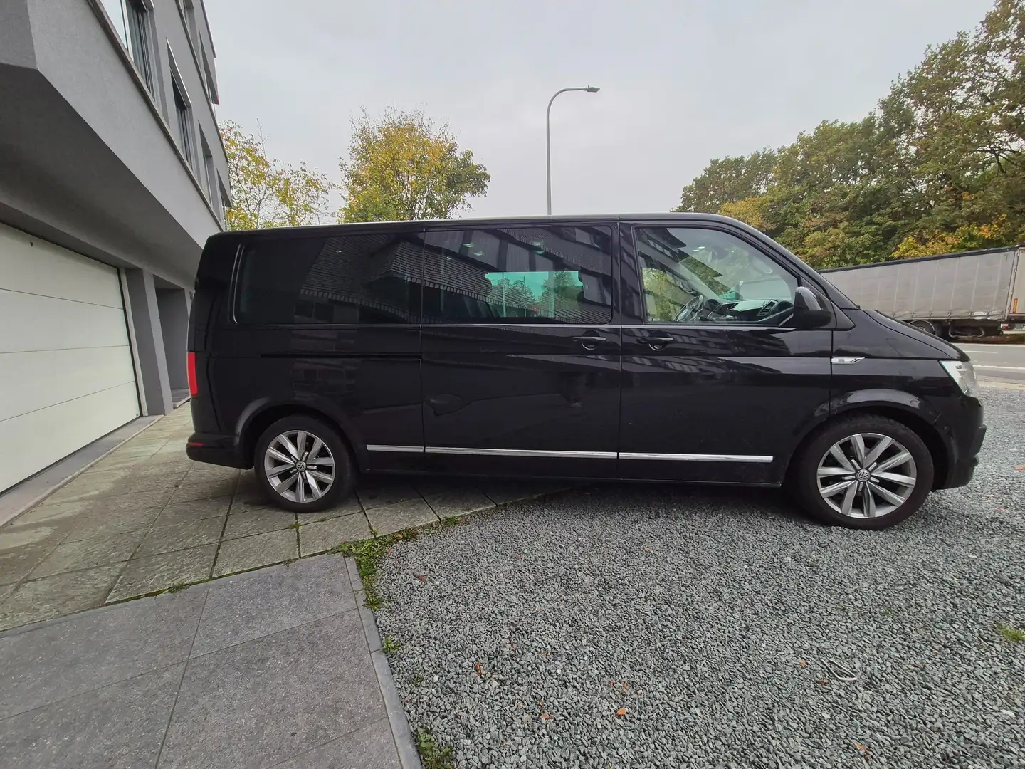 Volkswagen T6 Caravelle 2.0 TDi SCR BMT Highline DSG - 1