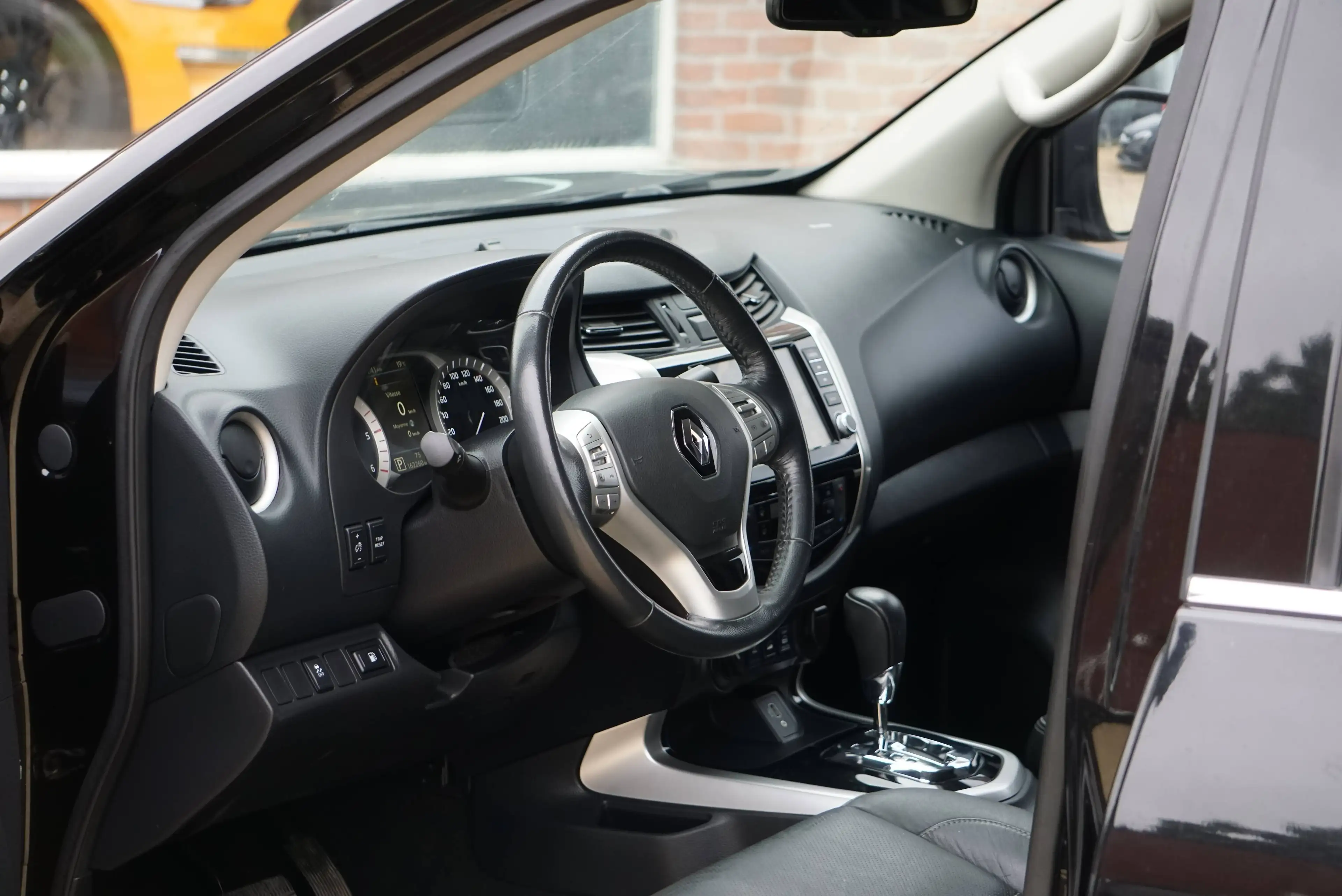 Renault Alaskan 2.3 dCi Energy 4x4 / AUTO / CAM 360 / HARDTOP / LED / TVA-BTW RECUP / UTILITAIRE / 1ERE MAIN — photo 6