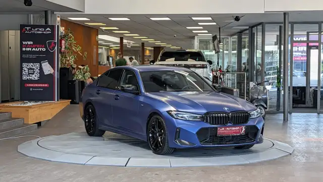 BMW 3 Series view 3