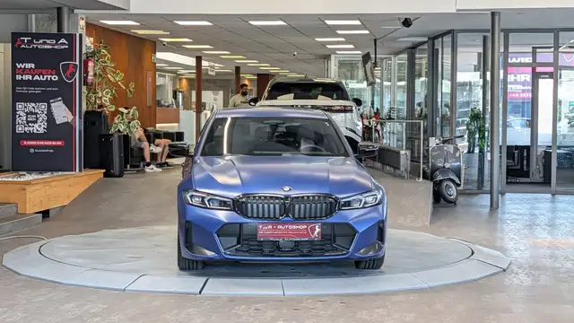 BMW 3 Series view 2