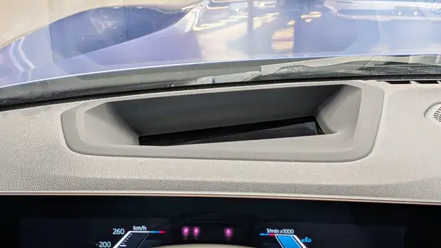 BMW 3 Series view 15