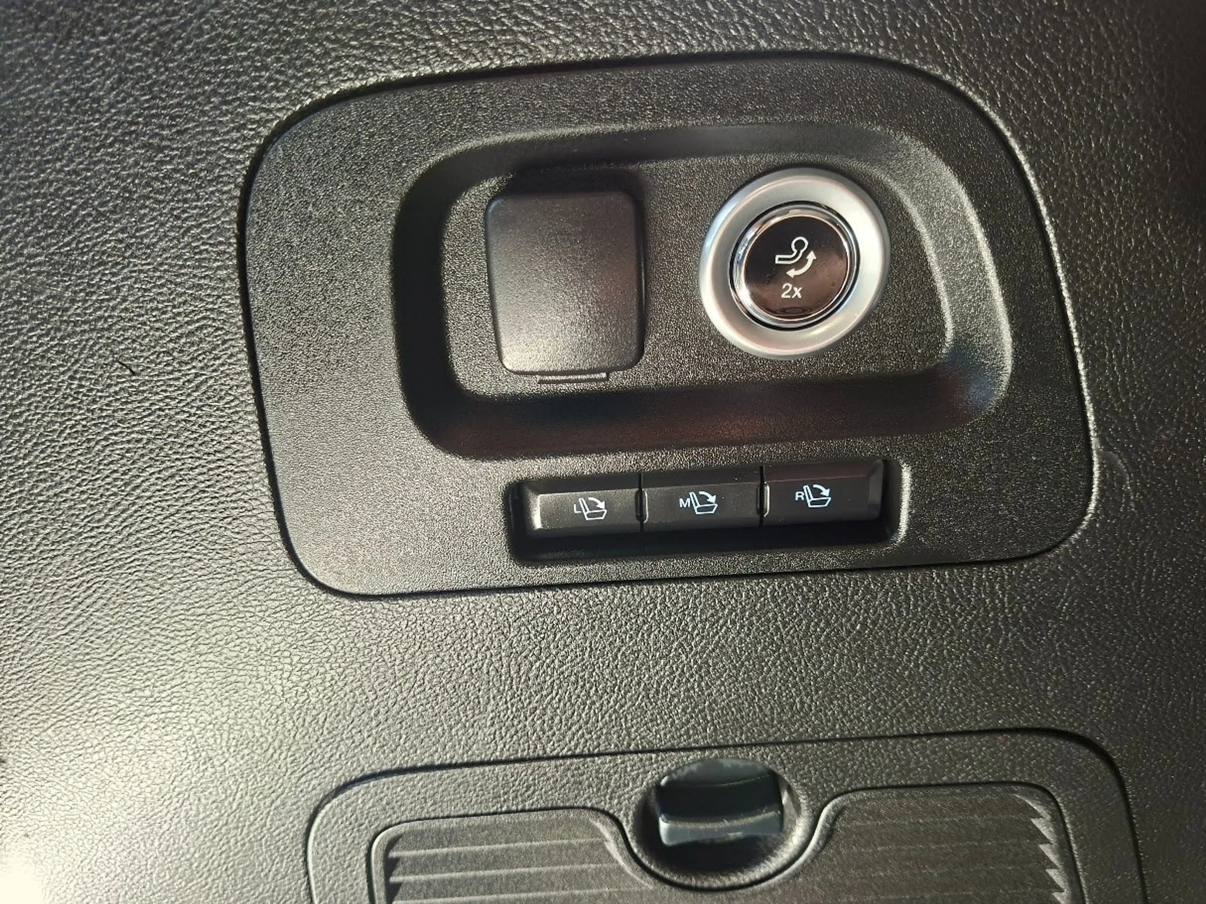 Ford S-Max 2.0 EcoBlue AWD Aut. Titanium, AHK — photo 13