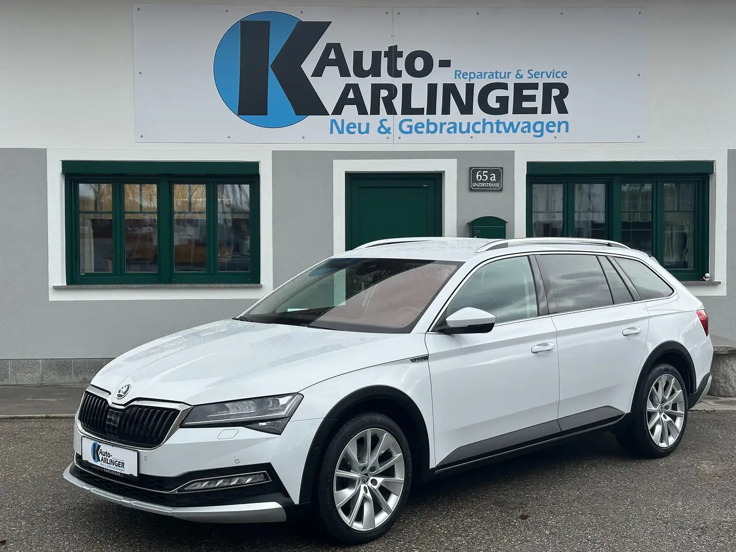 Skoda Superb Kombi 2,0 TDI 4x4 Scout DSG Weiß - 2