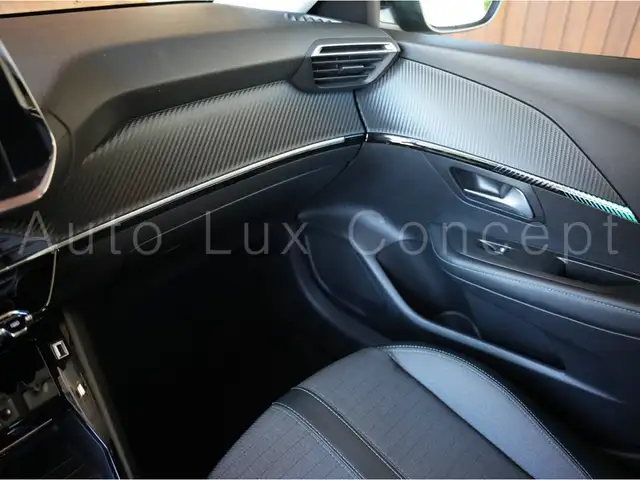 Peugeot 208 view 7
