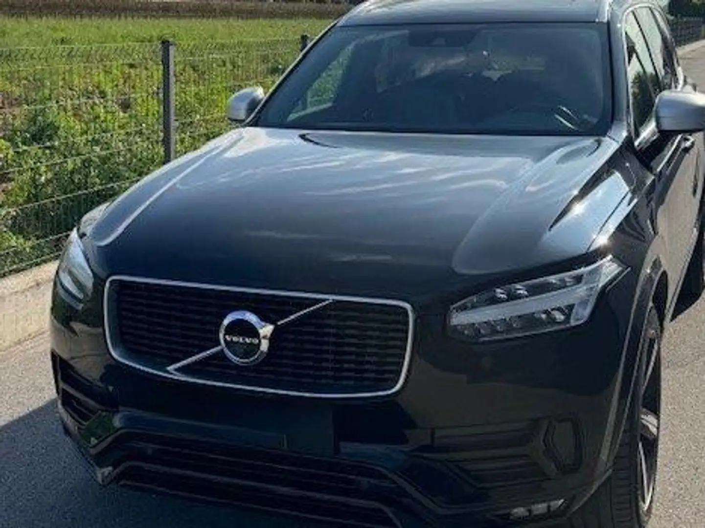 Volvo XC90 R-DESIGN 2.0 DIESEL 235CV 7POSTI Negru - 2