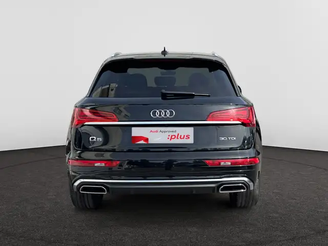Audi Q5 view 6