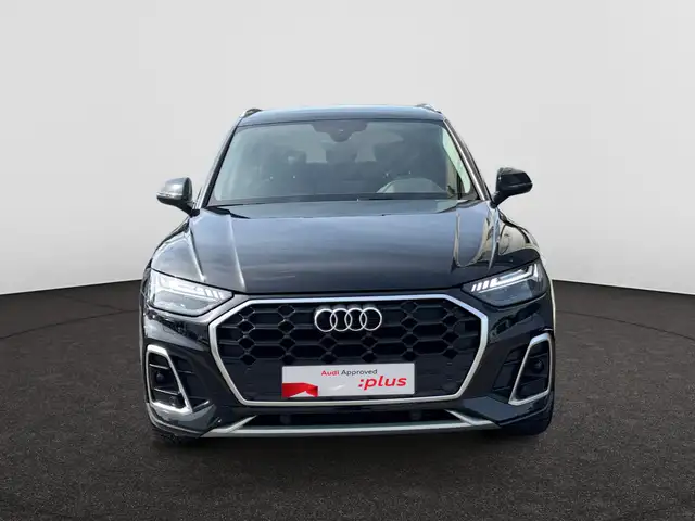 Audi Q5 view 3