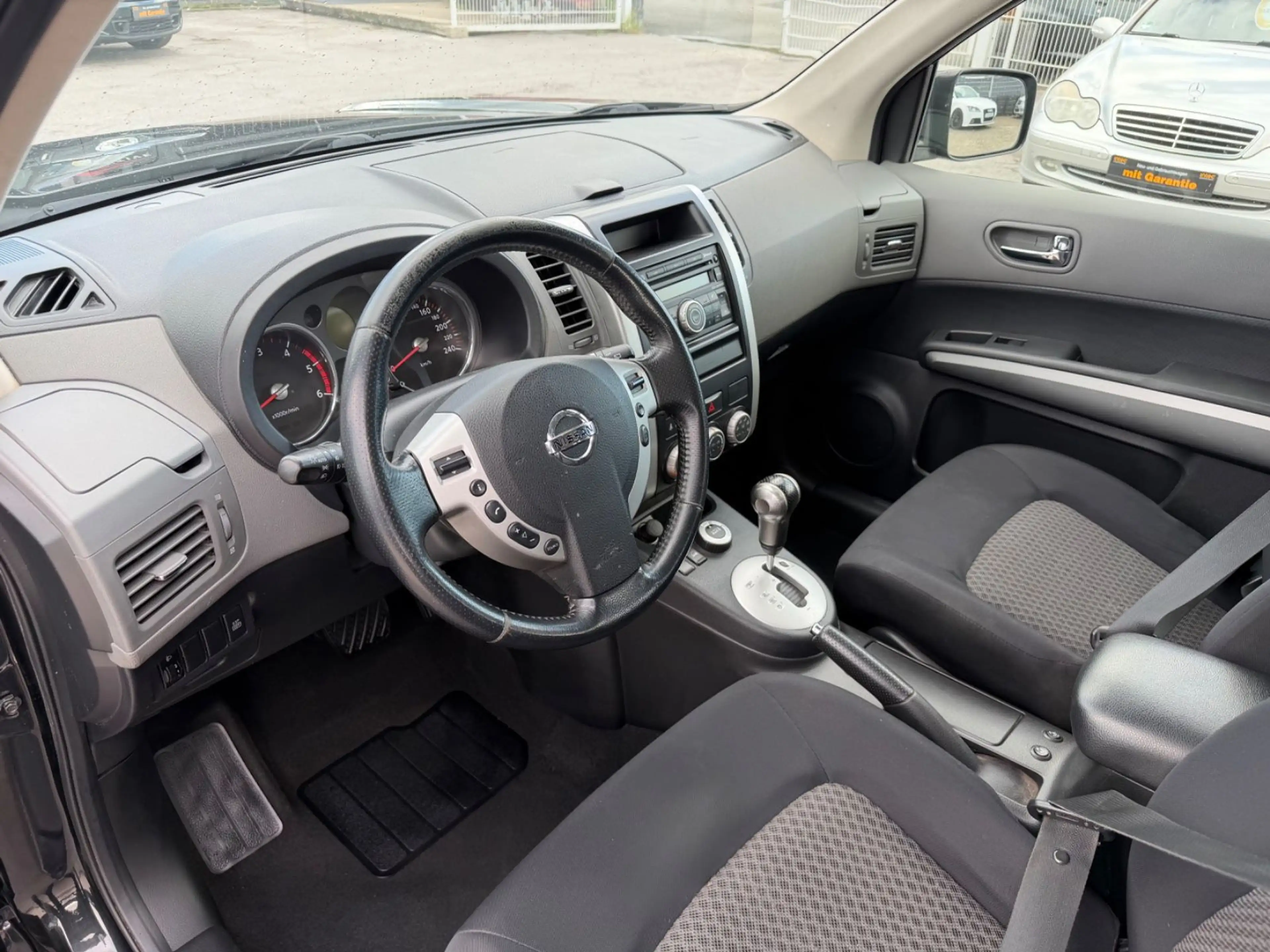 Nissan X-Trail SE 4X4*TÜV NEU*AUTOMATIK*AHK*KLIMA*AHK* — photo 11