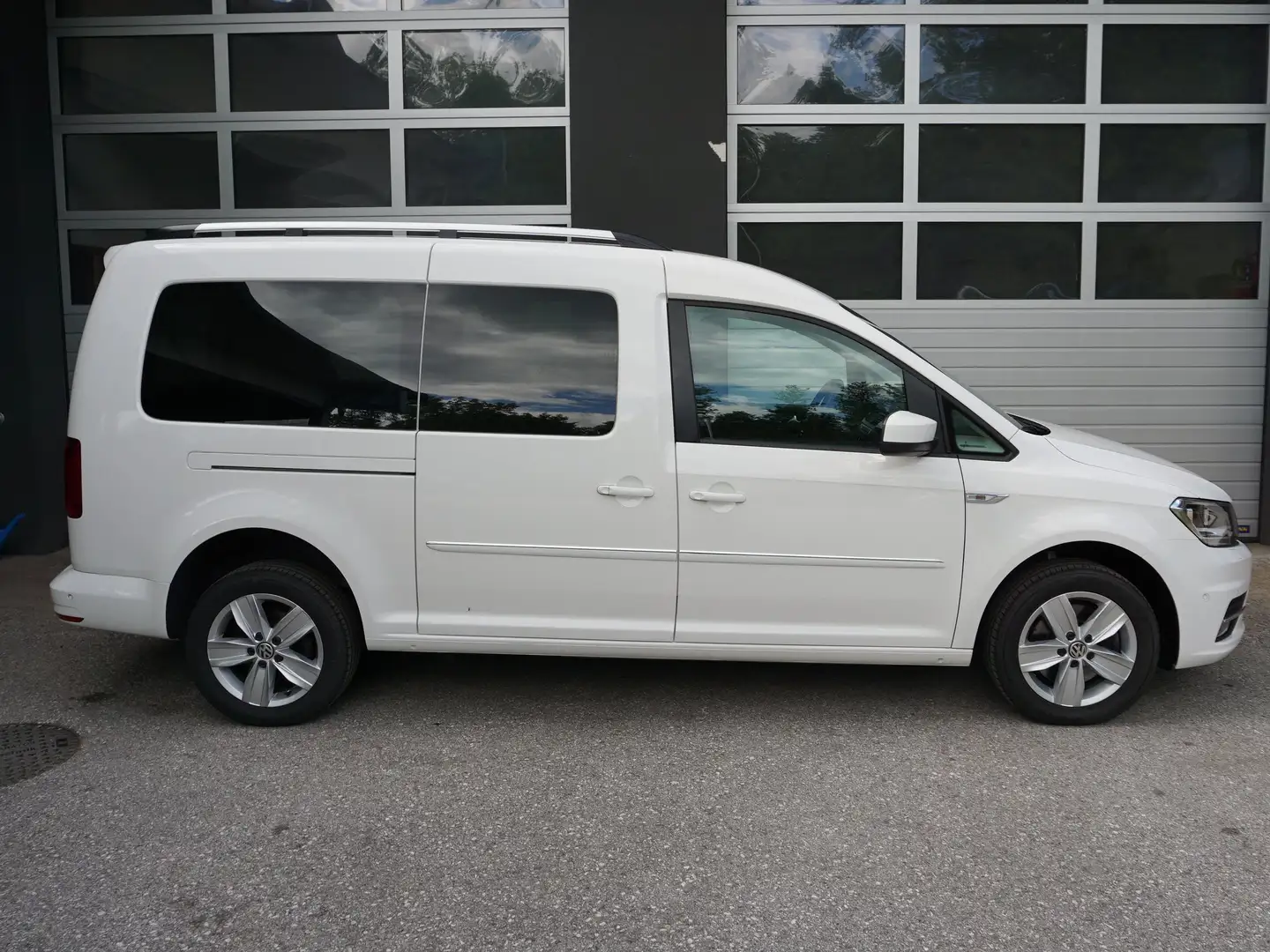 Volkswagen Caddy Maxi Highline BMT 4Motion Weiß - 2