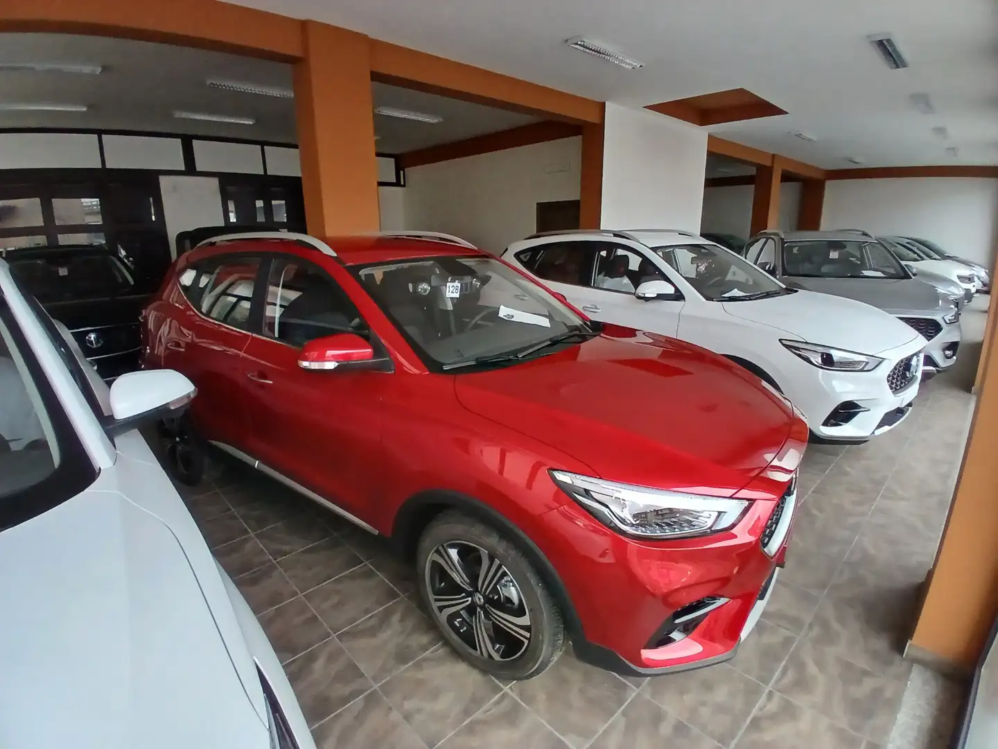MG ZS 1.5 VTi-tech Comfort Rojo - 2