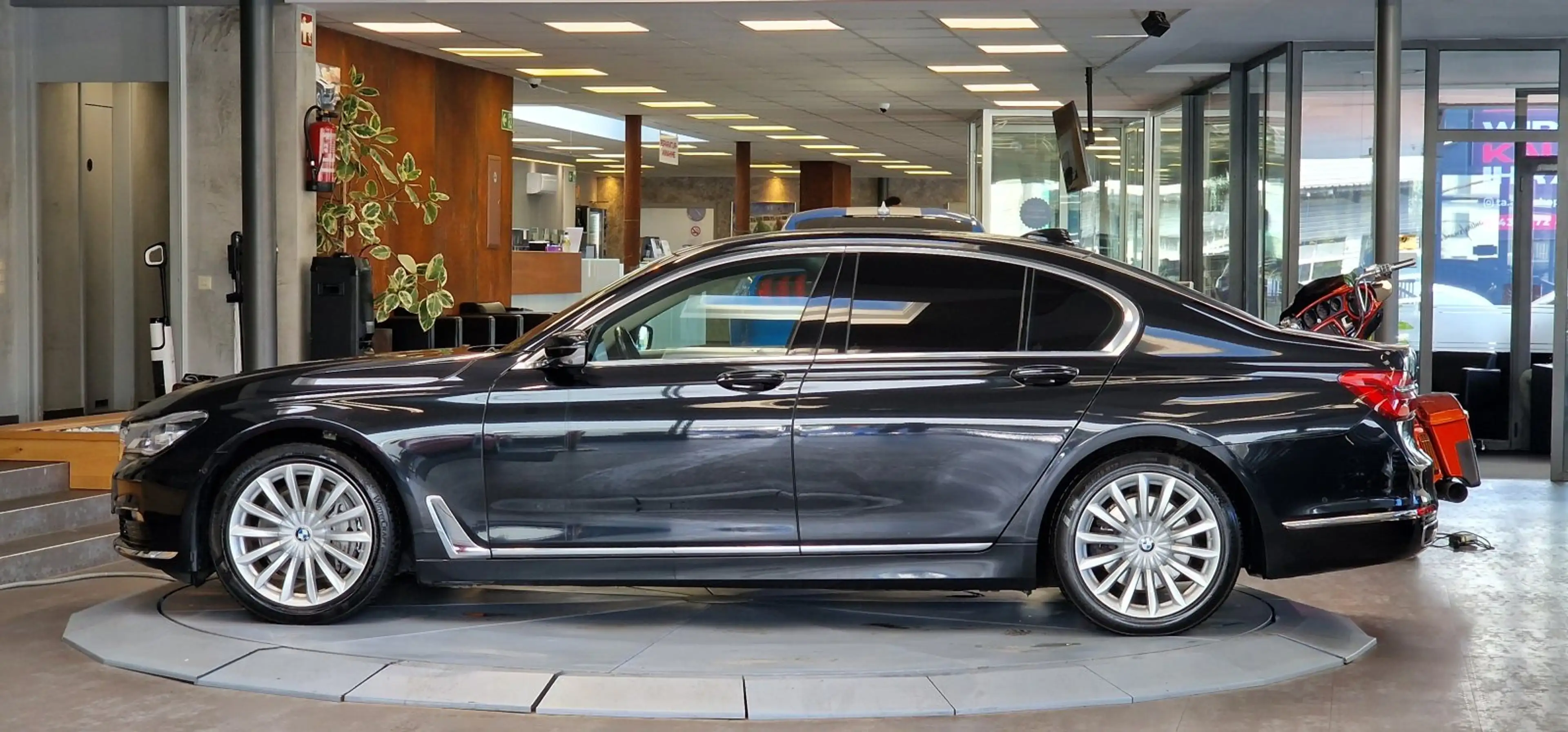 BMW 740 d xDrive G11 Aut. *Soft-Close*Head-up*360°*Luftfed — photo 4