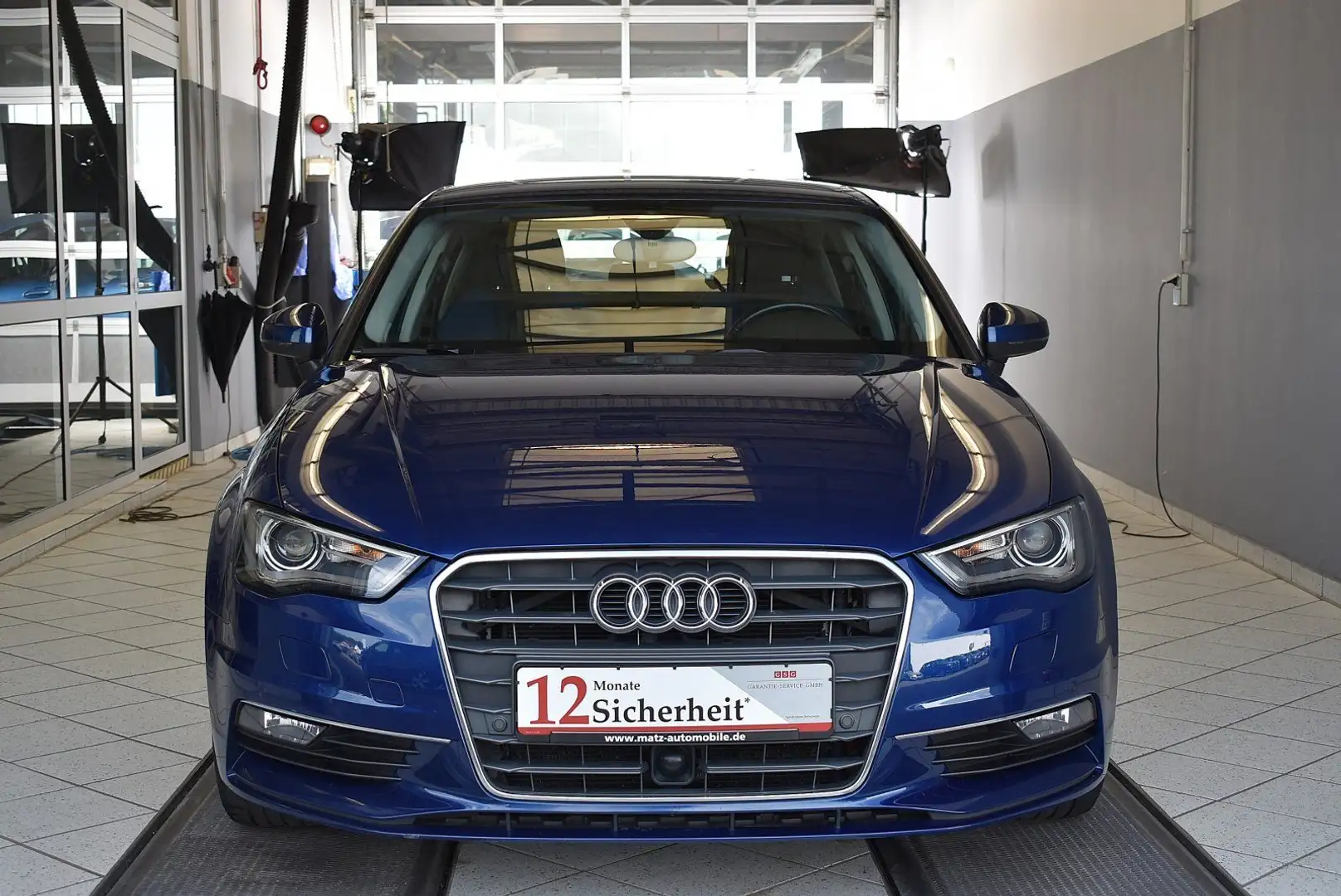 Audi A3 Limousine 2.0TDI Ambition DSG*AHK*Xenon Blau - 2