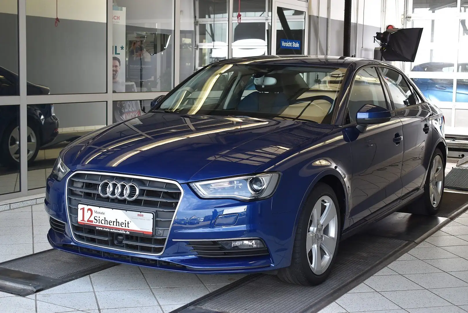 Audi A3 Limousine 2.0TDI Ambition DSG*AHK*Xenon Blau - 1