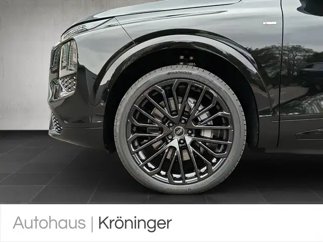 Audi Q7 view 21