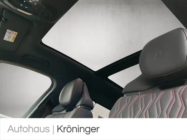 Audi Q7 view 16