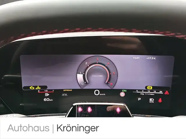 Audi Q7 view 12