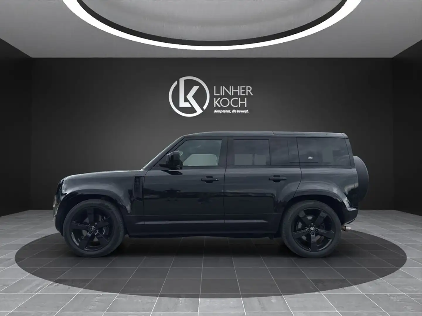 Land Rover Defender 110 P525 V8 Schwarz - 2