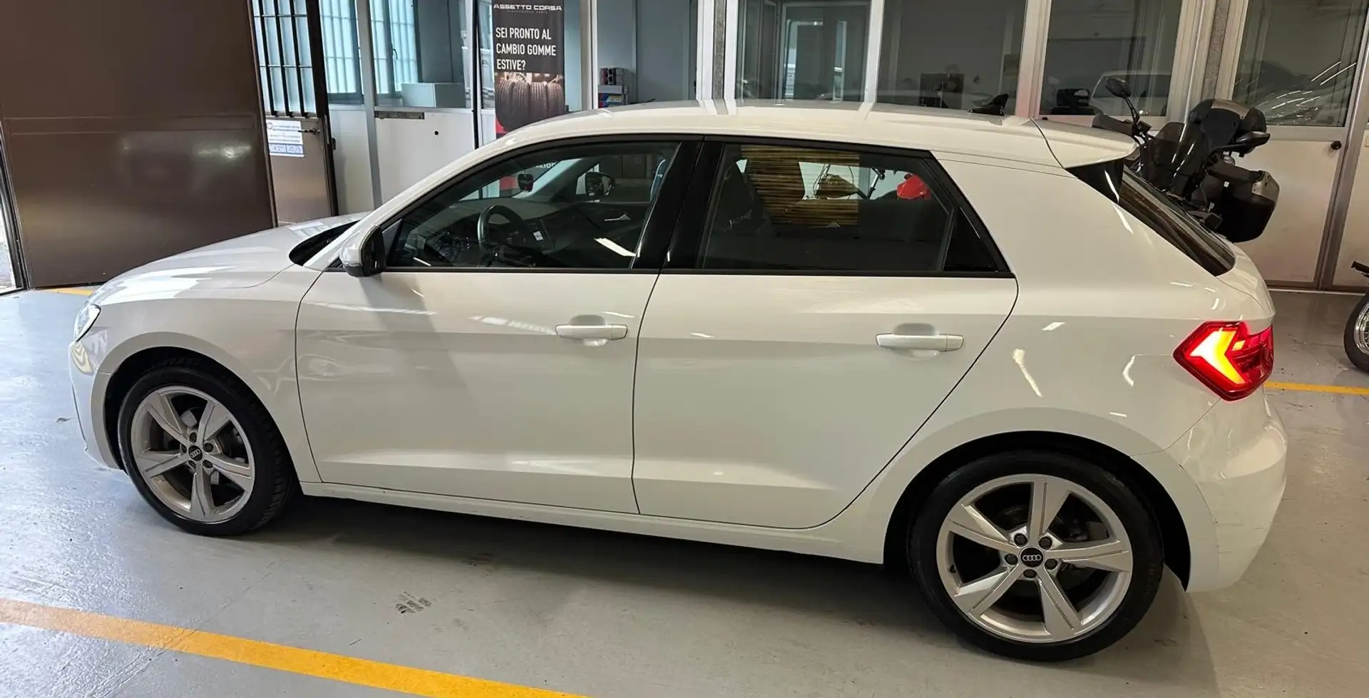Audi A1 sportback 30 1.0 tfsi cv 110 advanced Stronic Weiß - 2