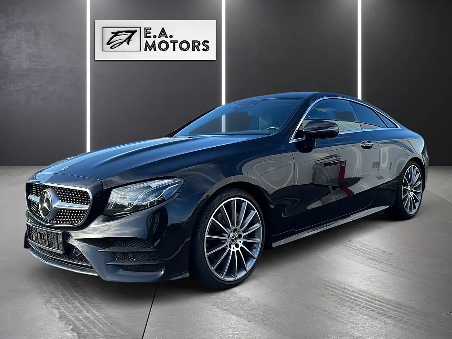 Mercedes-Benz E 220 d Aut. Schwarz - 1