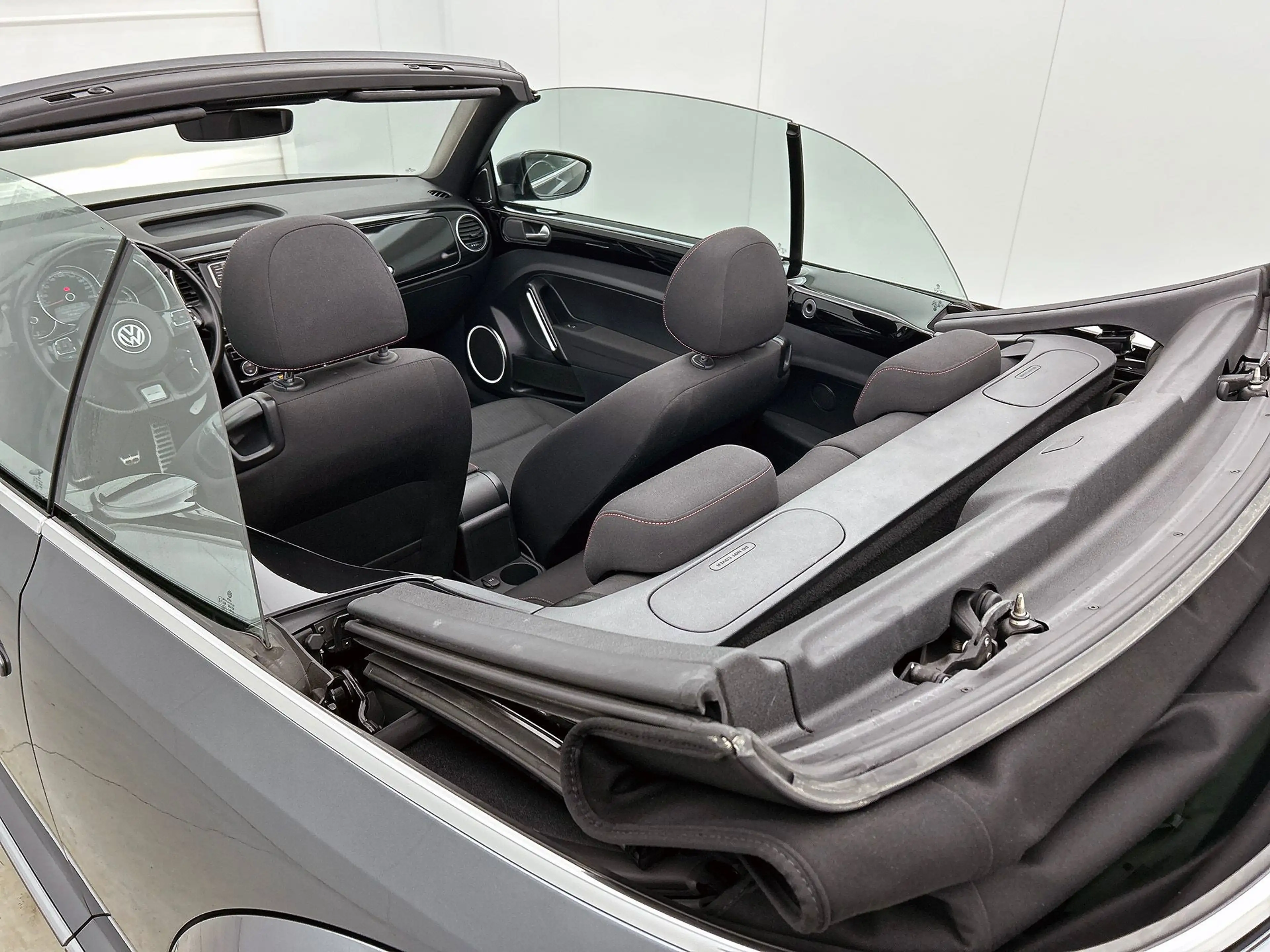 Volkswagen Beetle Cabriolet 1.2 TSI Exclusive Series Cabrio | Stoelv — photo 31