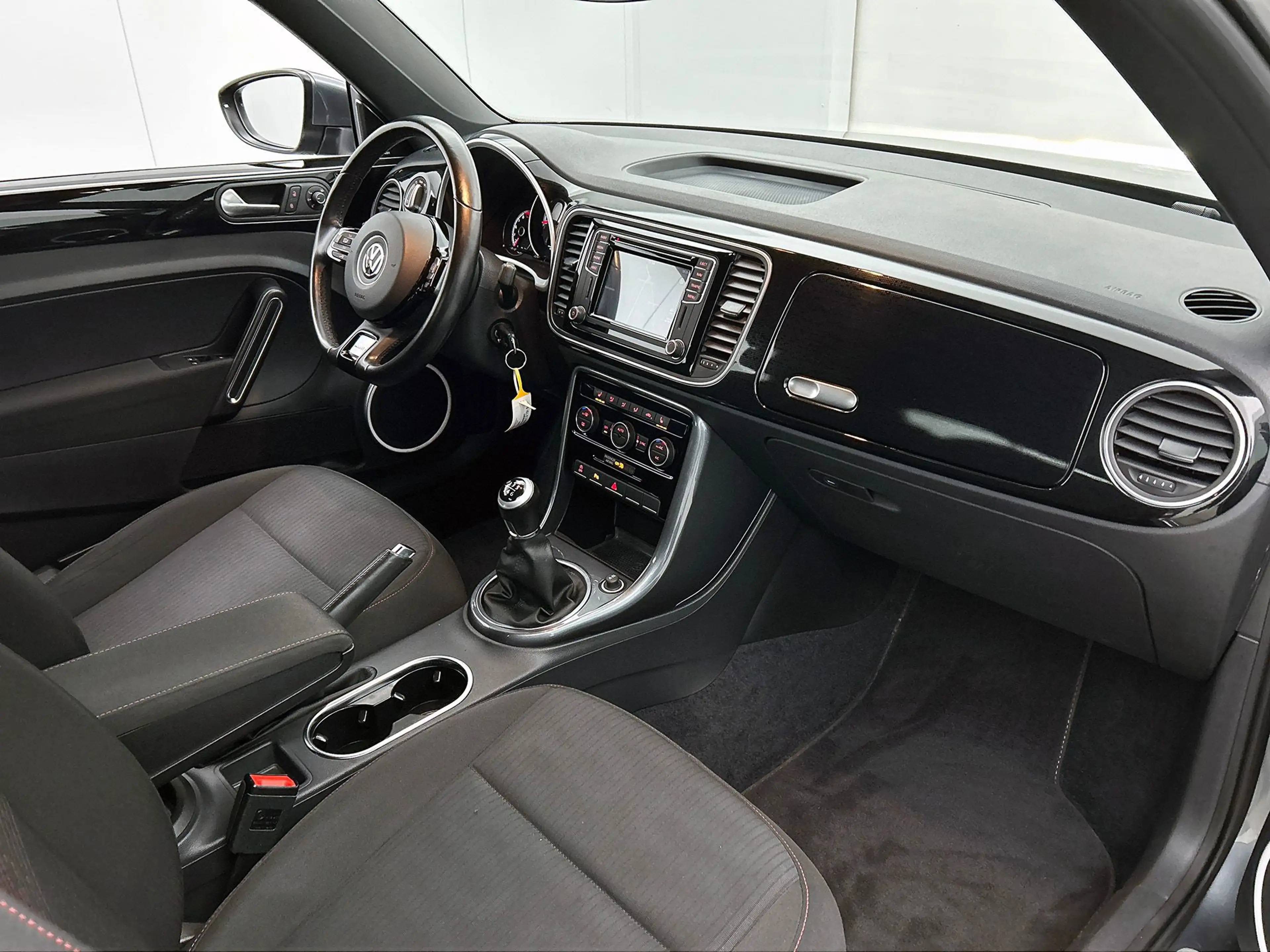 Volkswagen Beetle Cabriolet 1.2 TSI Exclusive Series Cabrio | Stoelv — photo 7