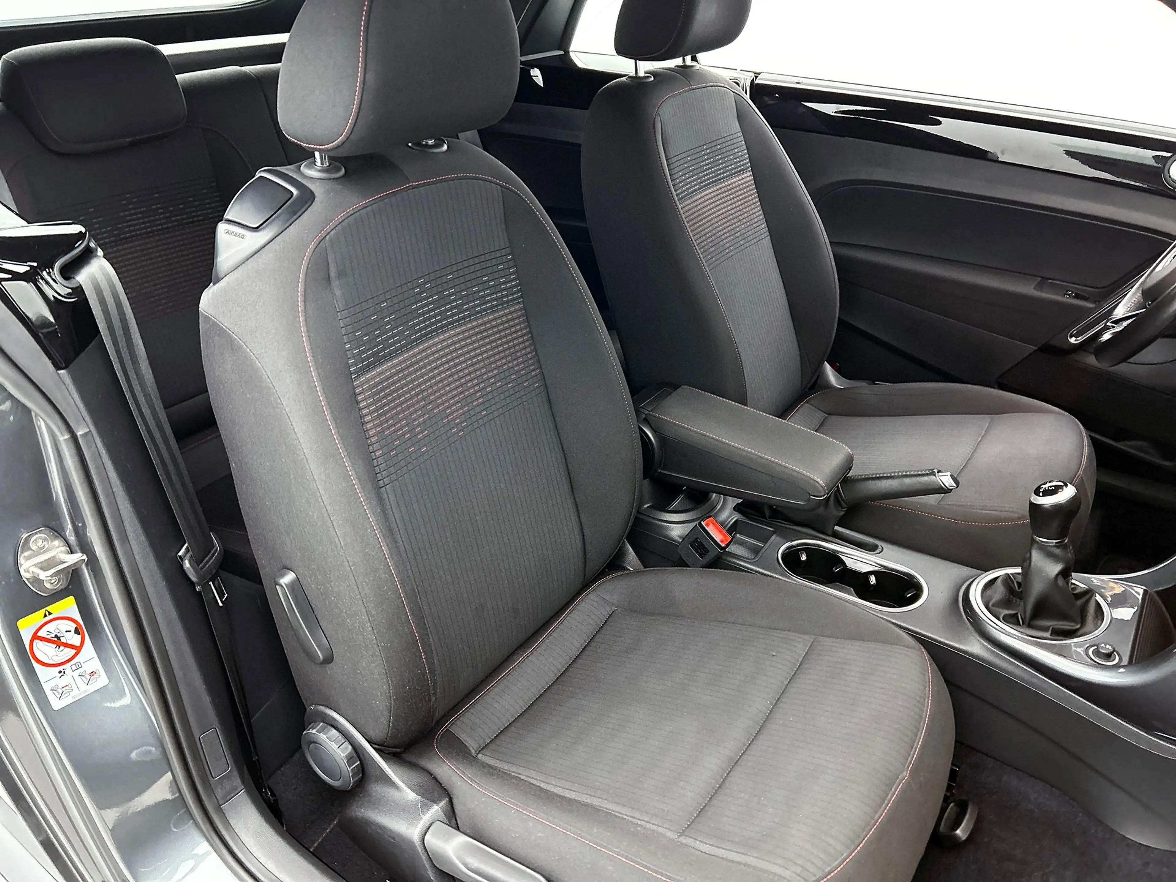 Volkswagen Beetle Cabriolet 1.2 TSI Exclusive Series Cabrio | Stoelv — photo 15