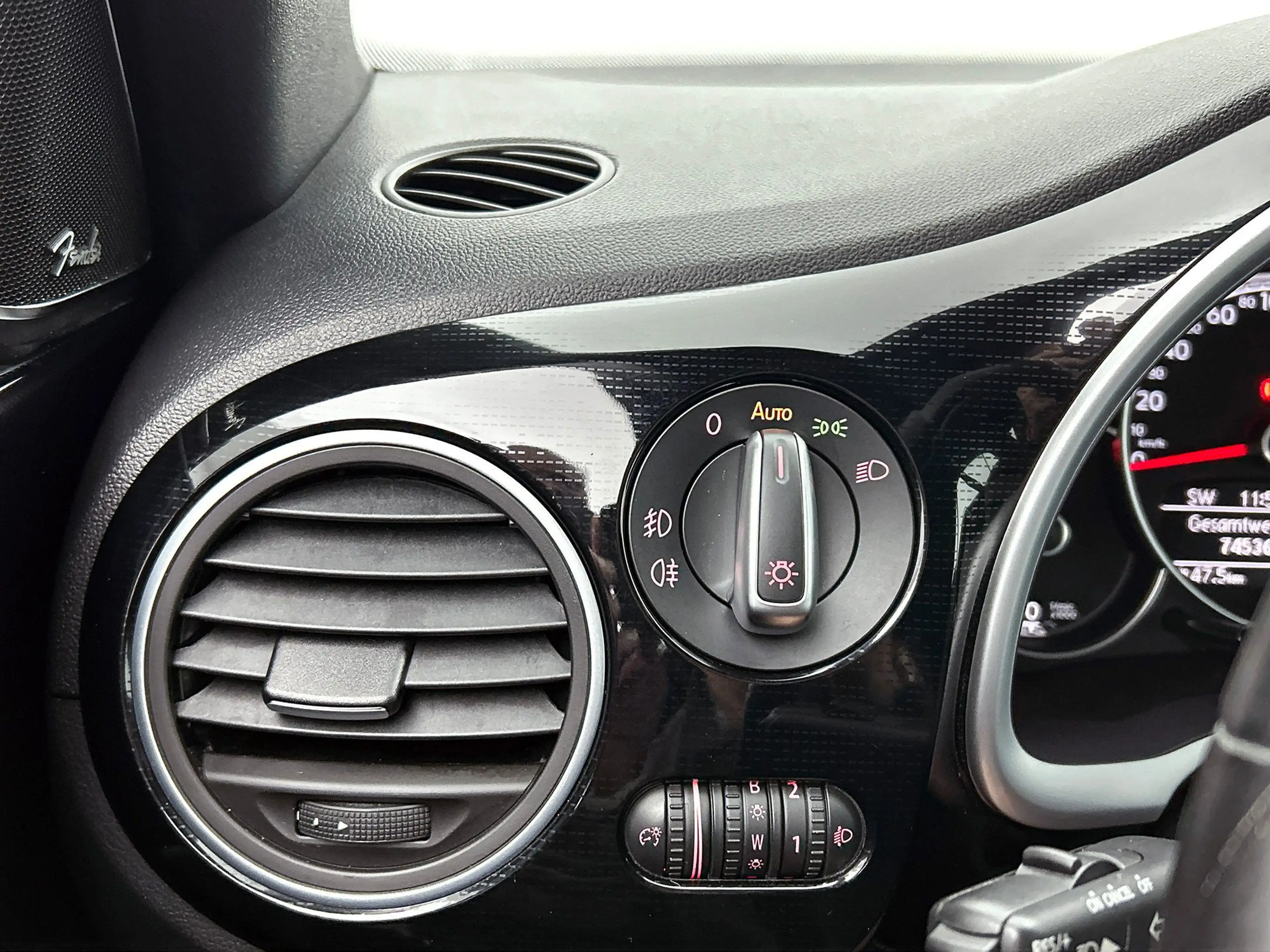 Volkswagen Beetle Cabriolet 1.2 TSI Exclusive Series Cabrio | Stoelv — photo 35