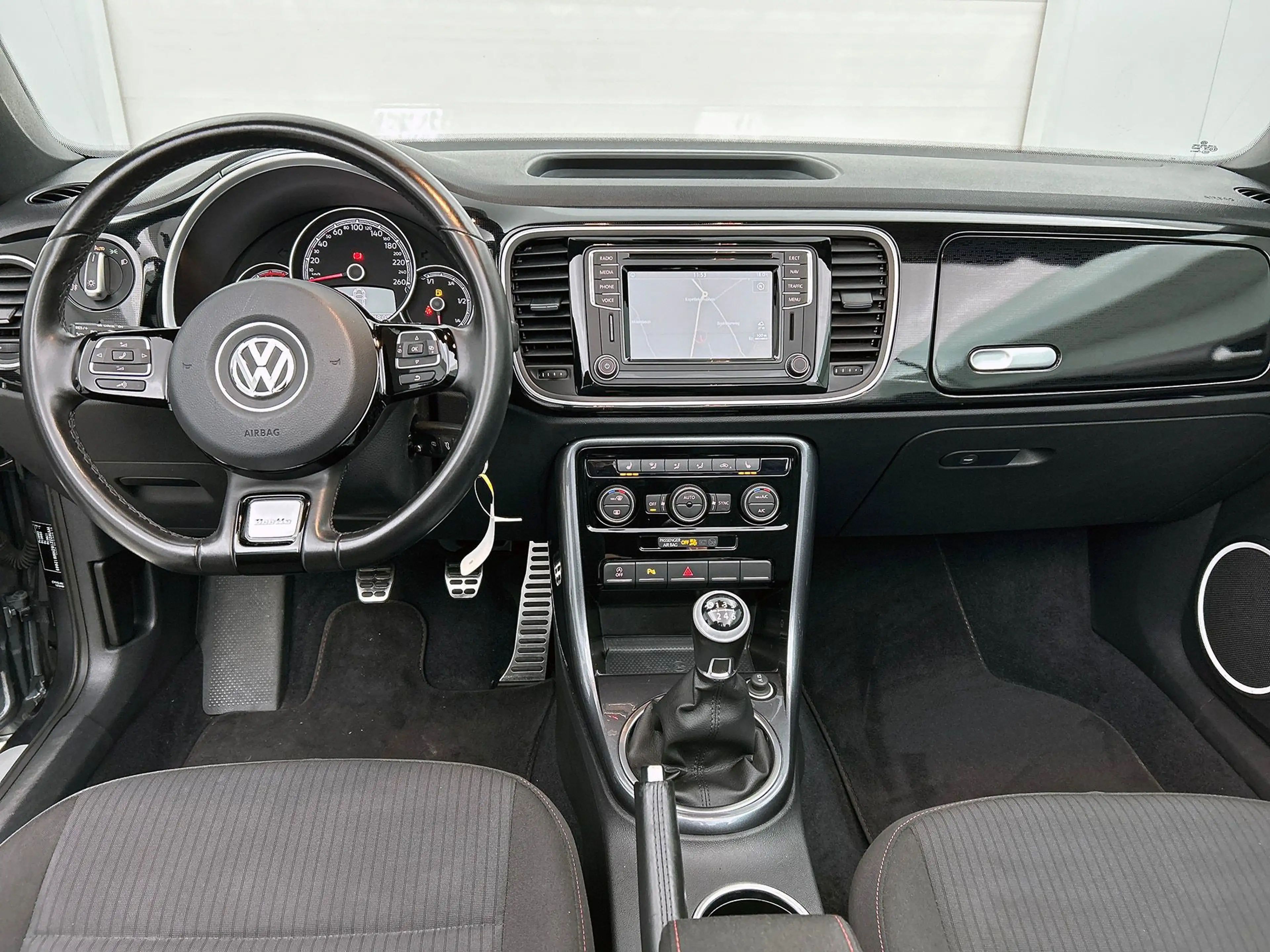 Volkswagen Beetle Cabriolet 1.2 TSI Exclusive Series Cabrio | Stoelv — photo 16