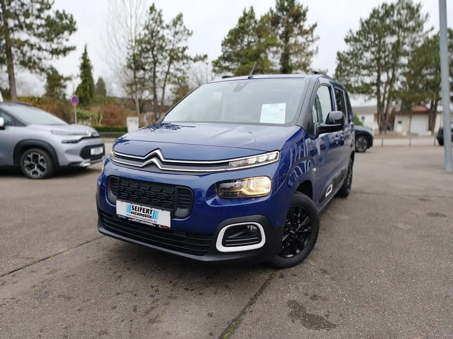 Citroen Berlingo M PT130 EAT8 Shine Modrá - 1