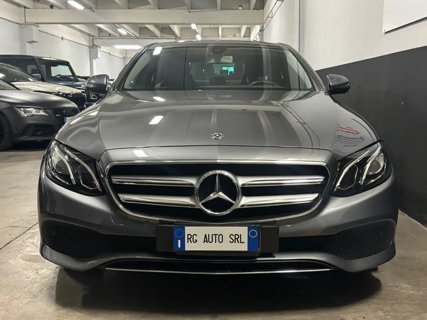 Mercedes-Benz E 200 Premium auto my19 Grigio - 2