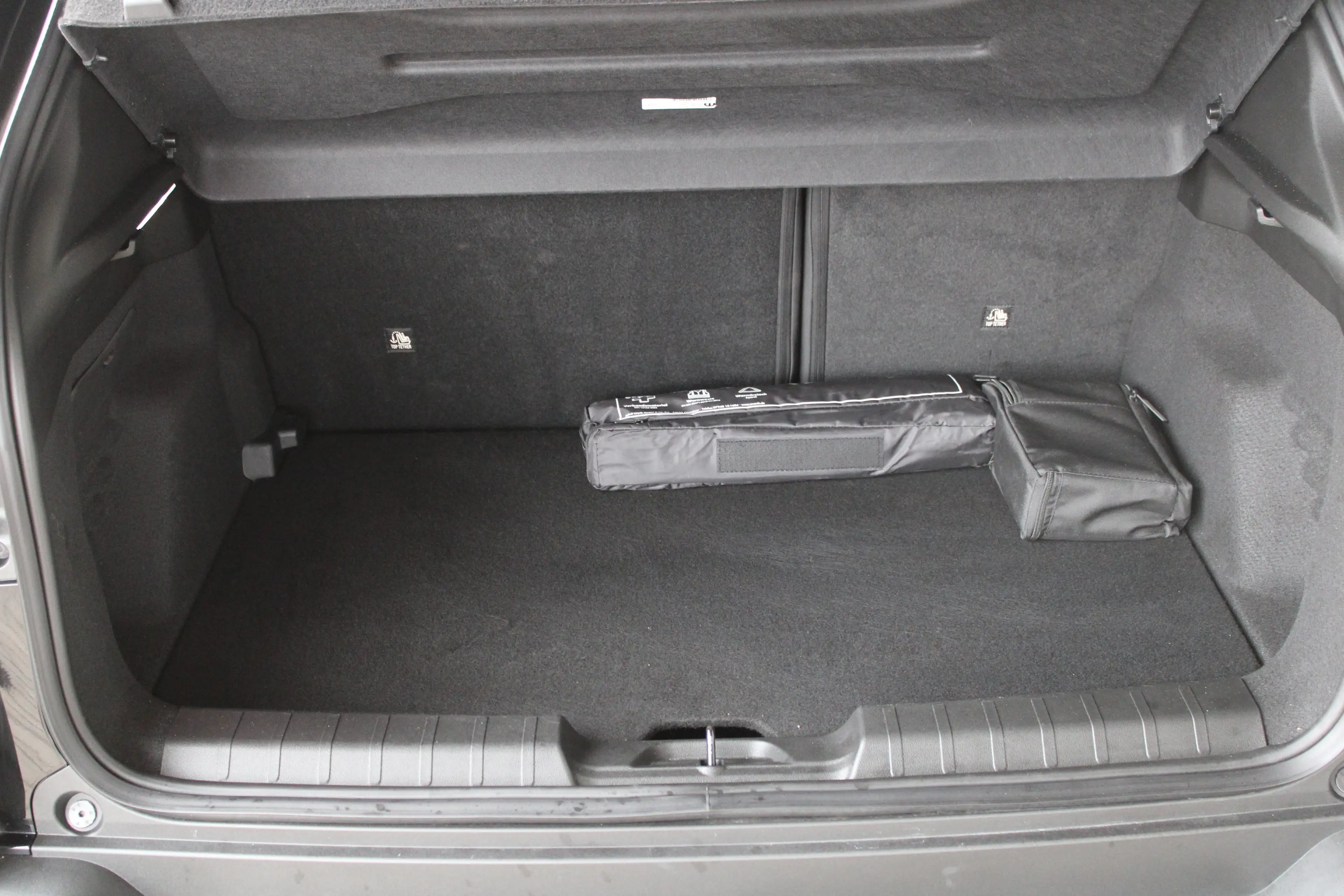 Jeep Avenger 1.2 Altitude | Elektrische achterklep | JBL Audio — photo 31