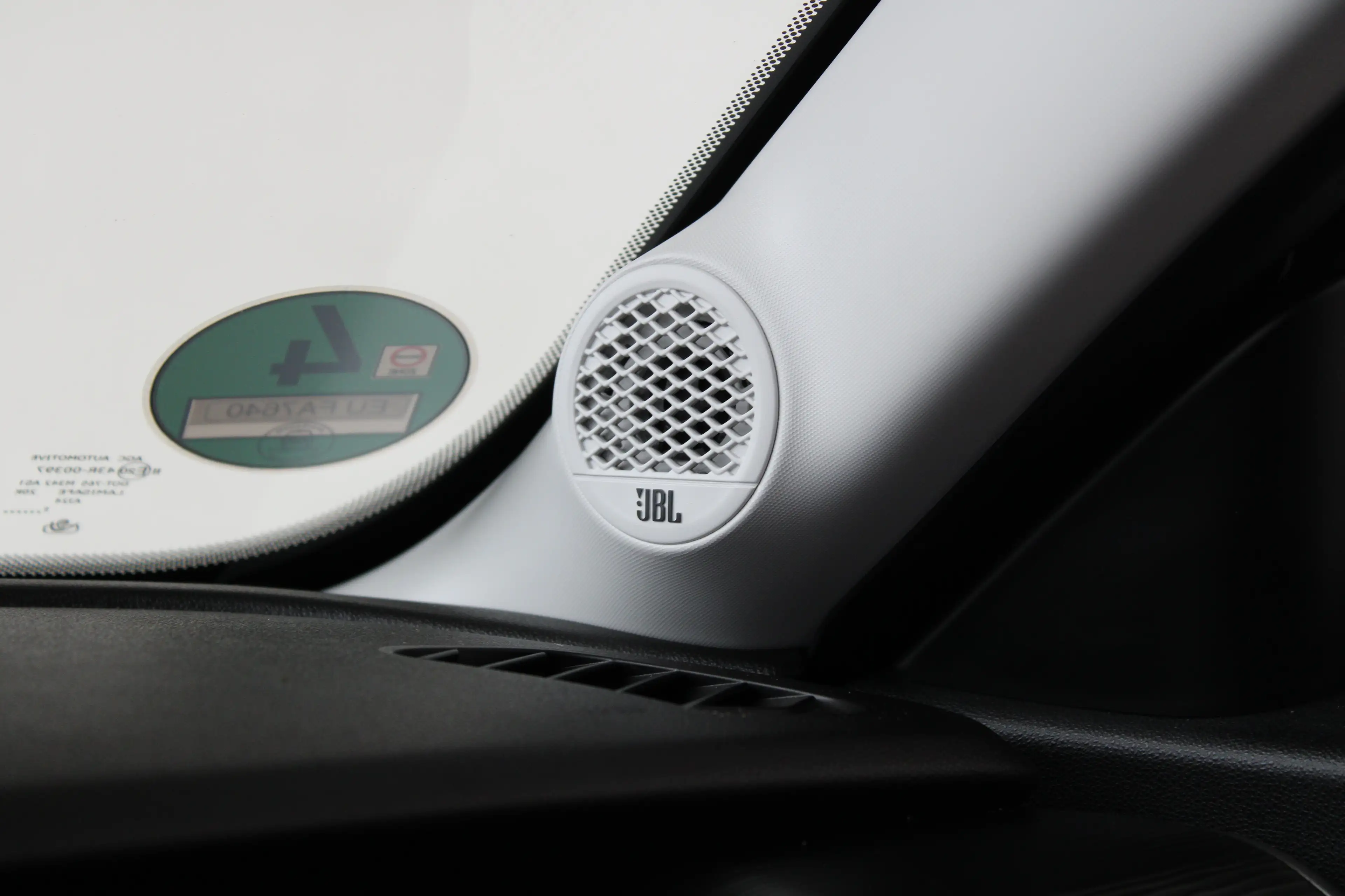 Jeep Avenger 1.2 Altitude | Elektrische achterklep | JBL Audio — photo 28