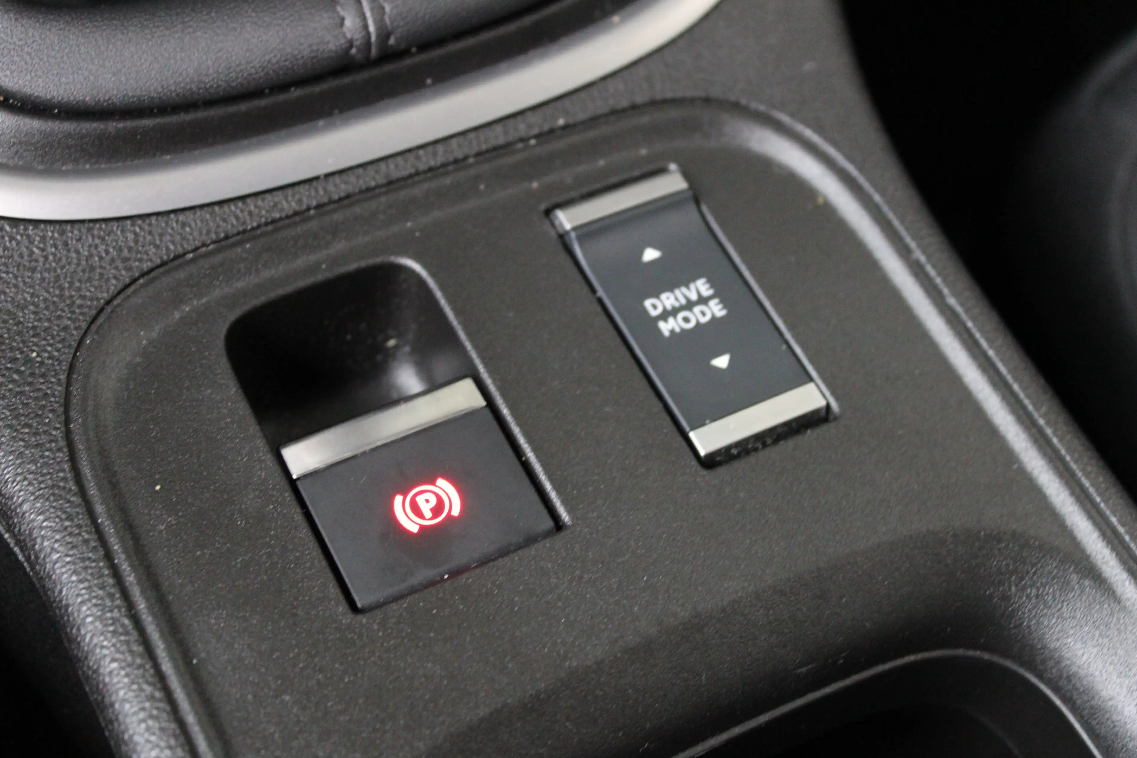 Jeep Avenger 1.2 Altitude | Elektrische achterklep | JBL Audio — photo 30